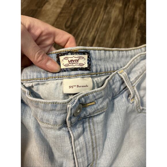 Levi’s 515 Bermuda Jean Shorts 12P Light Wash Denim Womens - Picture 2 of 5
